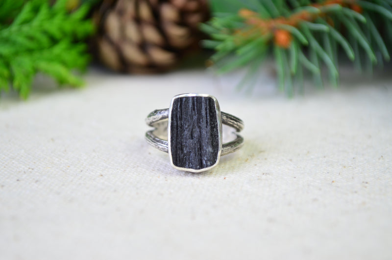 Raw Black Tourmaline Slice Ring (Size 7 1/2)