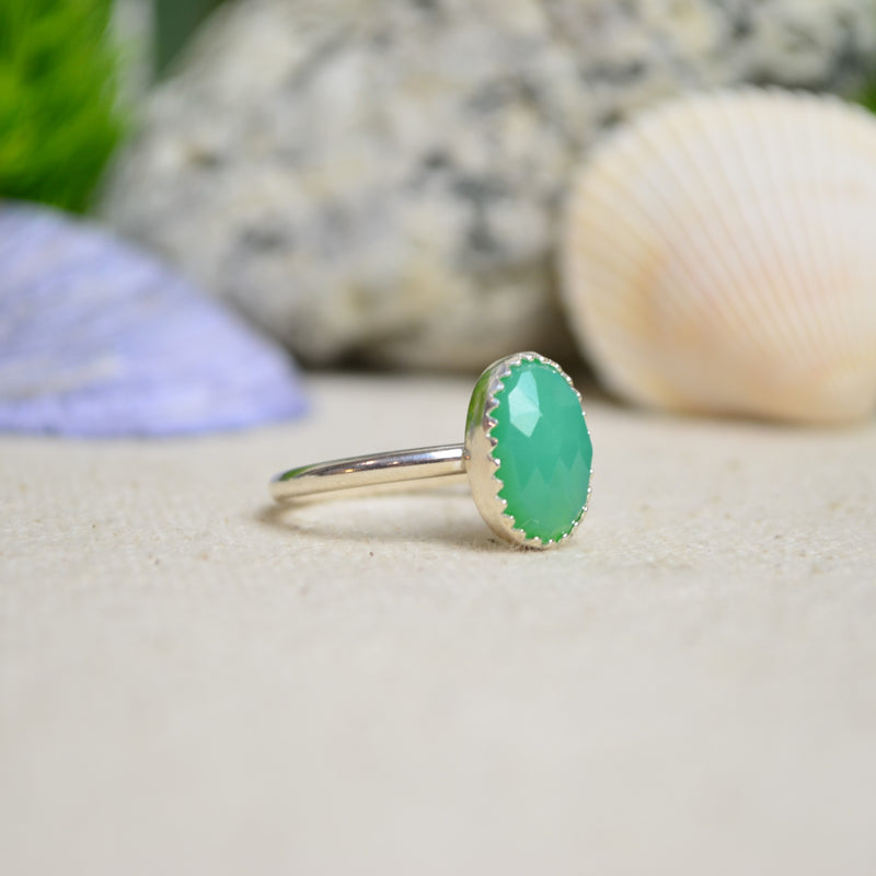 Green Chalcedony Stacking Ring (Size 7)
