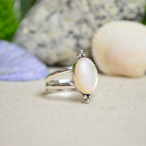 Mother of Pearl Split Band Ring (Size 9 1/2)