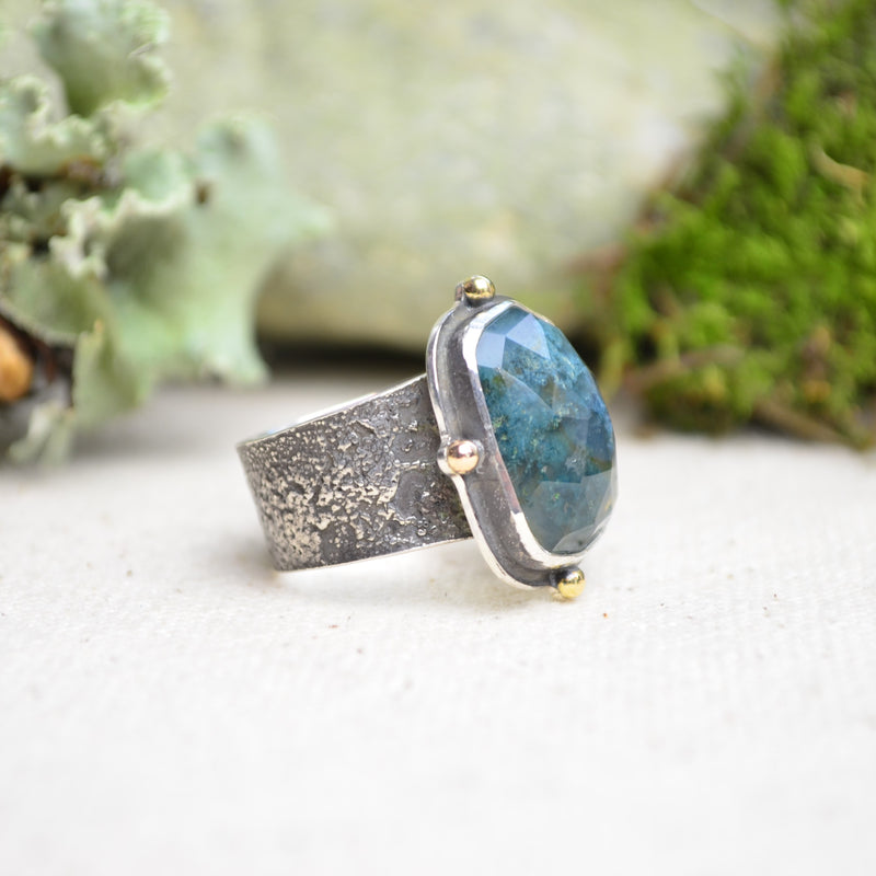 Moss Agate Textured Wide Band Ring w/ 14K Accents (Size 6 3/4)