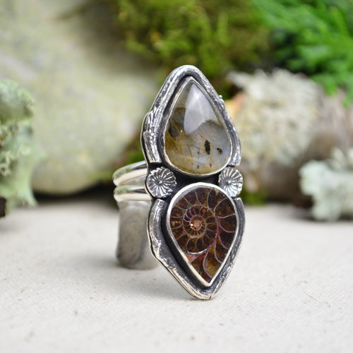 Fossilized Ammonite & Labradorite Ring (Size 9 1/2)
