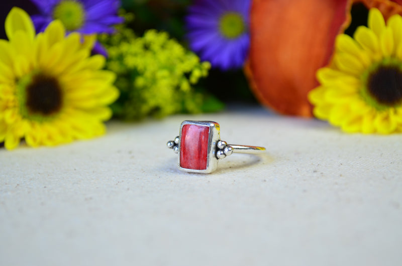 Red Spiny Oyster Stacking Ring (Size 9 1/2)