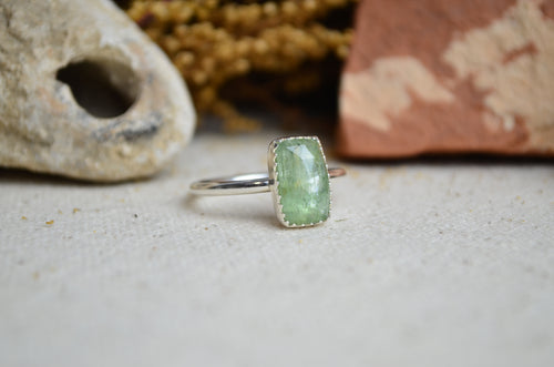 Green Kyanite Stacking Ring (Size 10)