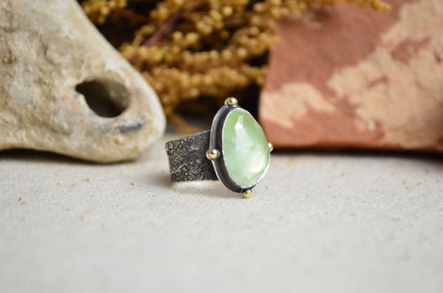 Prehnite Textured Wide Band Ring w/ 14K Accents (Size 6 1/4)